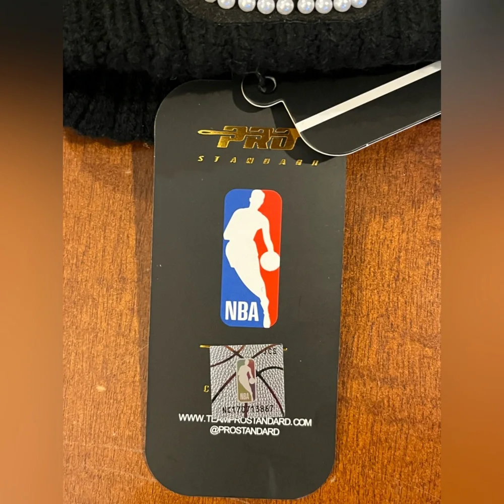 Pro Standard NBA Los Angeles Lakers Pearl Beanie / knit hat. Black. NWT
